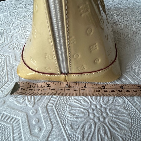 Arcadia Embossed Genuine Leather Handbag EUC - Picture 15 of 15